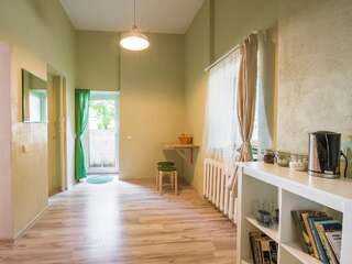 Хостелы Downtown Forest Hostel & Camping Вильнюс Двухместный номер с 1 кроватью и собственной ванной комнатой-4