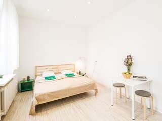 Хостелы Downtown Forest Hostel & Camping Вильнюс Двухместный номер с 1 кроватью и общей ванной комнатой-8